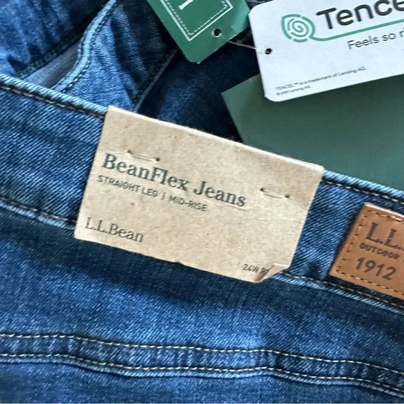 L.L.Bean Women's BeanFlex Straight-Leg Jeans Size 24W - Picture 4 of 9
